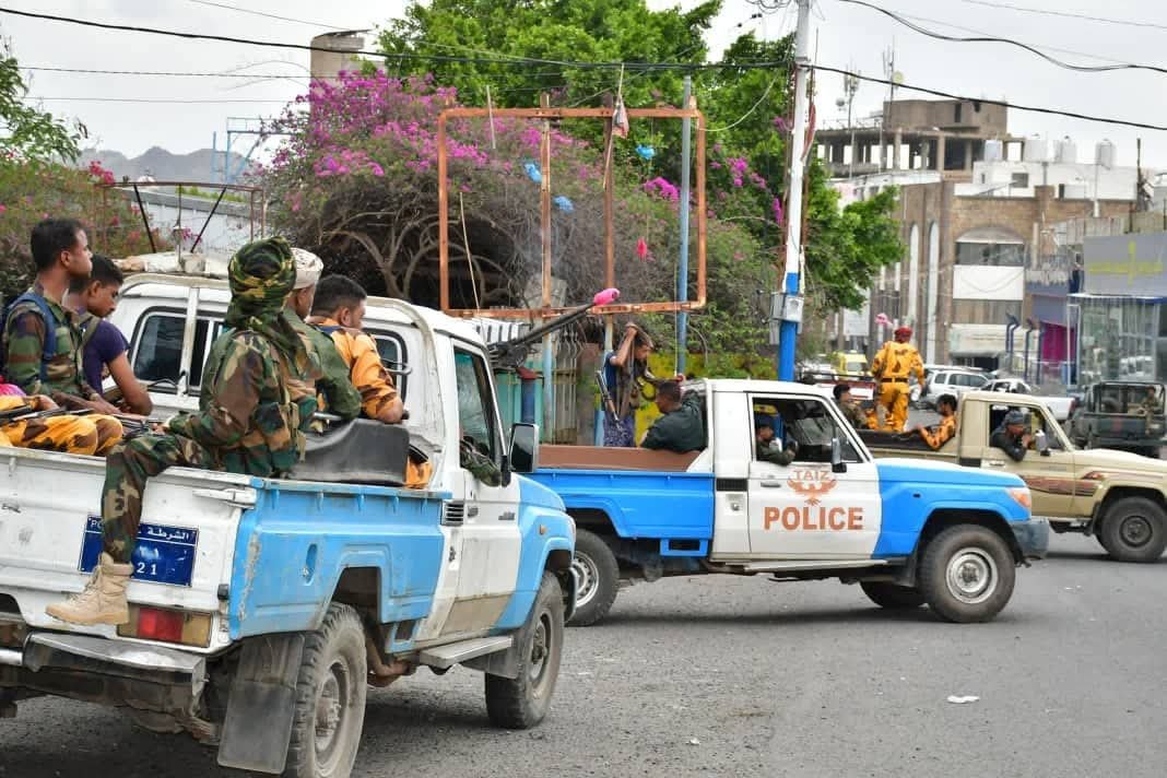 شرطة تعز تضبط متهما متلبسا بترويج المخدرات Image