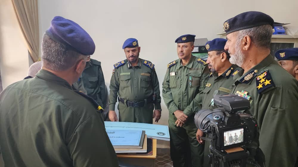 اللواء رُقيب واللواء حُميد يدشنان إصدار السجل المدني الإلكتروني بمحافظة بمأرب Image