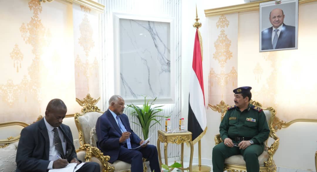 وزير الداخلية يلتقي السفير السوداني لتعزيز التعاون الأمني بين البلدين Image