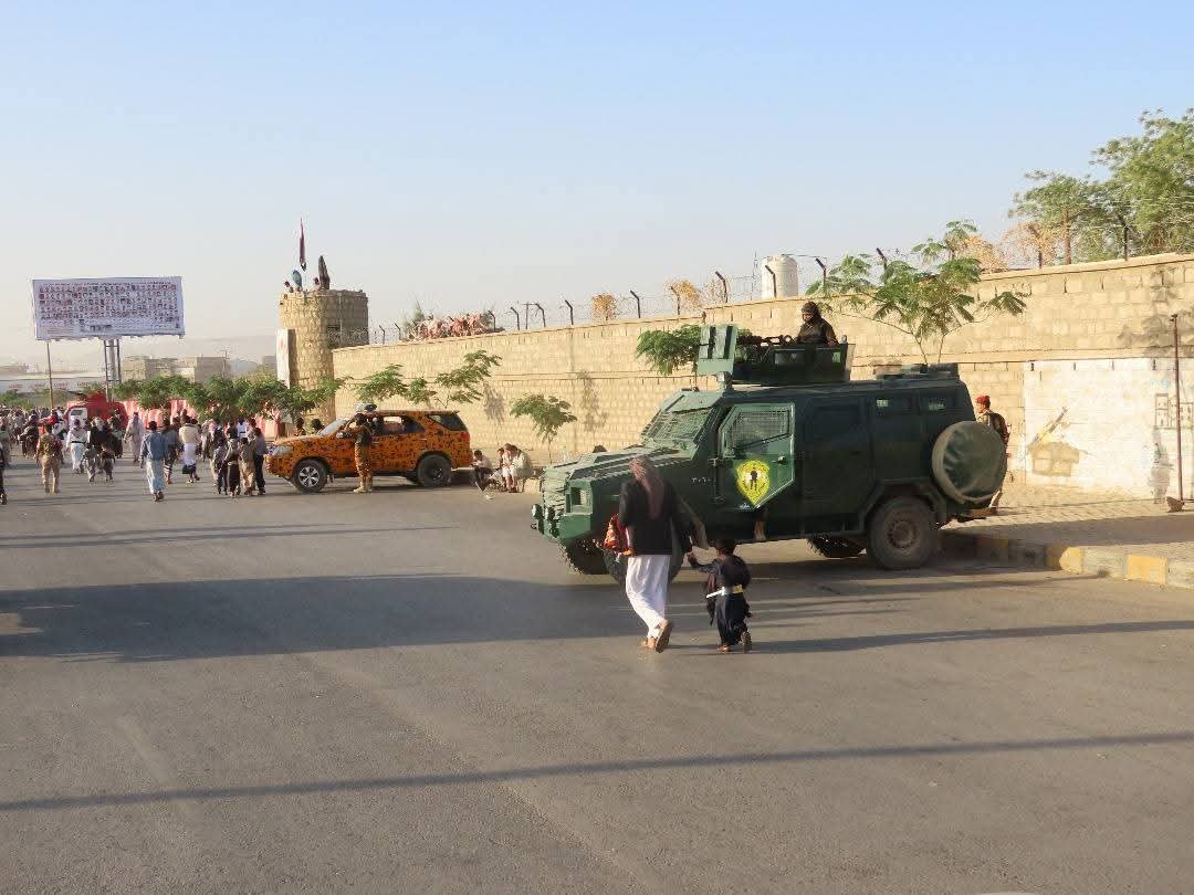 شرطة مأرب تضبط مطلوبا للنيابة الجزائية بقضايا مخدرات وخيانة الامانة Image