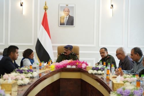 وكيل قطاع الأمن والشرطة يستعرض مع فريق لجنة الخبراء التابع للأمم المتحدة انتهاكات مليشيات الحوثي Image
