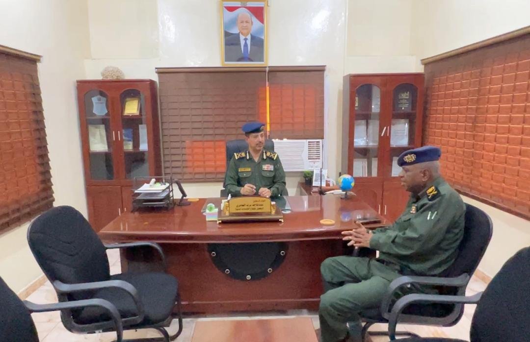 وكيل قطاع الخدمات المدنية يناقش مع رئيس مصلحة الدفاع المدني سير العمل بالمصلحة Image