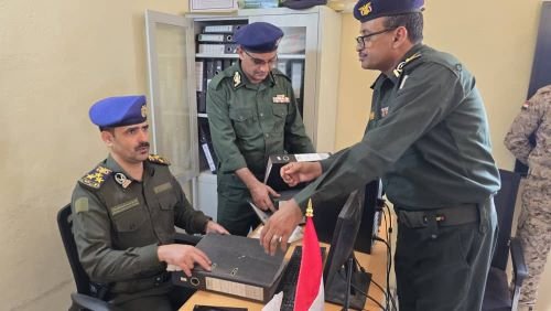 مدير عام شرطة حجة يتفقد العمل الأمني في المناطق المحررة بالمحافظة Image