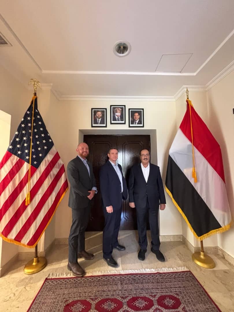 بحث أوجه التعاون بيت مصلحة الهجرة والجوازات والجنسية  والسفارة الأمريكية لدى بلادنا Image