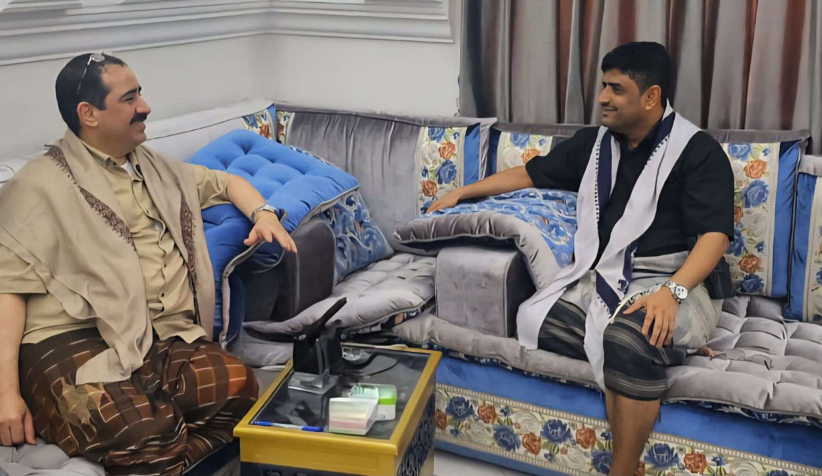 وزير الداخلية يلتقي مدير شرطة أبين ويشيد بجهود مكافحة التهريب Image