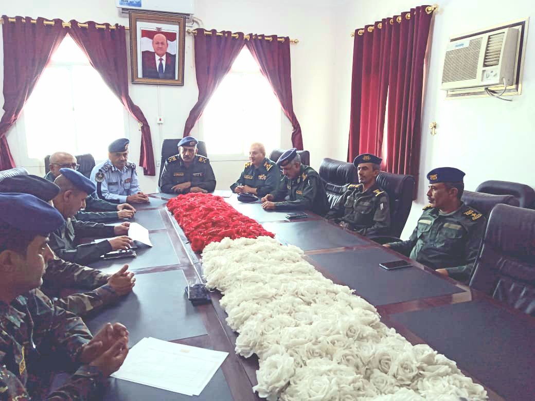 الاجتماع الأسبوعي ديوان وزارة الداخلية بسيئون يناقش أثار السيول وجهود الدفاع المدني Image