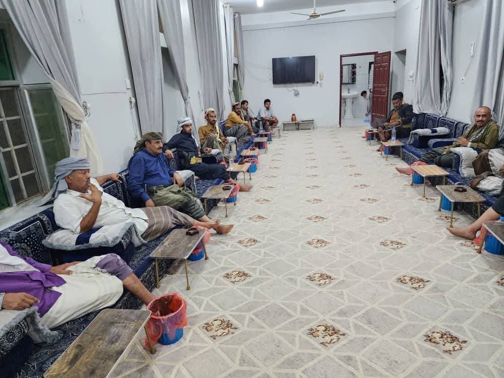 مدير شرطة شبوة يؤكد رفض أعمال الاختطاف ويشيد بدور الوساطة القبلية في الإفراج عن رجل الأعمال يسلم باعلي Image