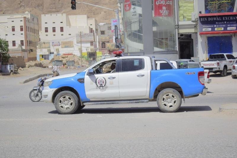 ضبط متهما بجريمة الشروع بالقتل بمحافظة حضرموت الوادي والصحراء  Image