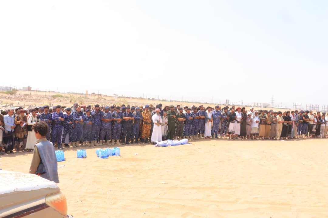 شرطة الدوريات وأمن الطرق بمأرب تشيع الشهيد البطل أرسلان شمسان Image