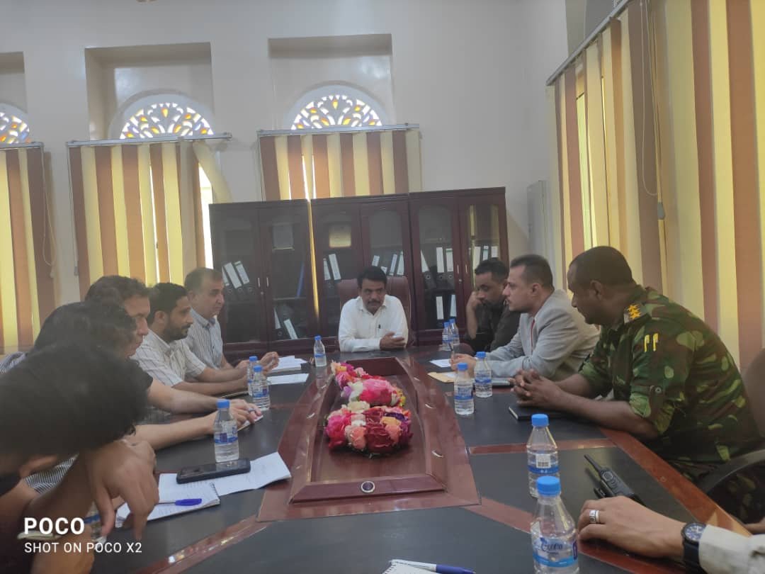 مدير عام مكتب رئيس مصلحة التأهيل والإصلاح وممثل مفوضية الأمم المتحدة لحقوق الإنسان يزوران الإصلاحية المركزية بالمكلا Image