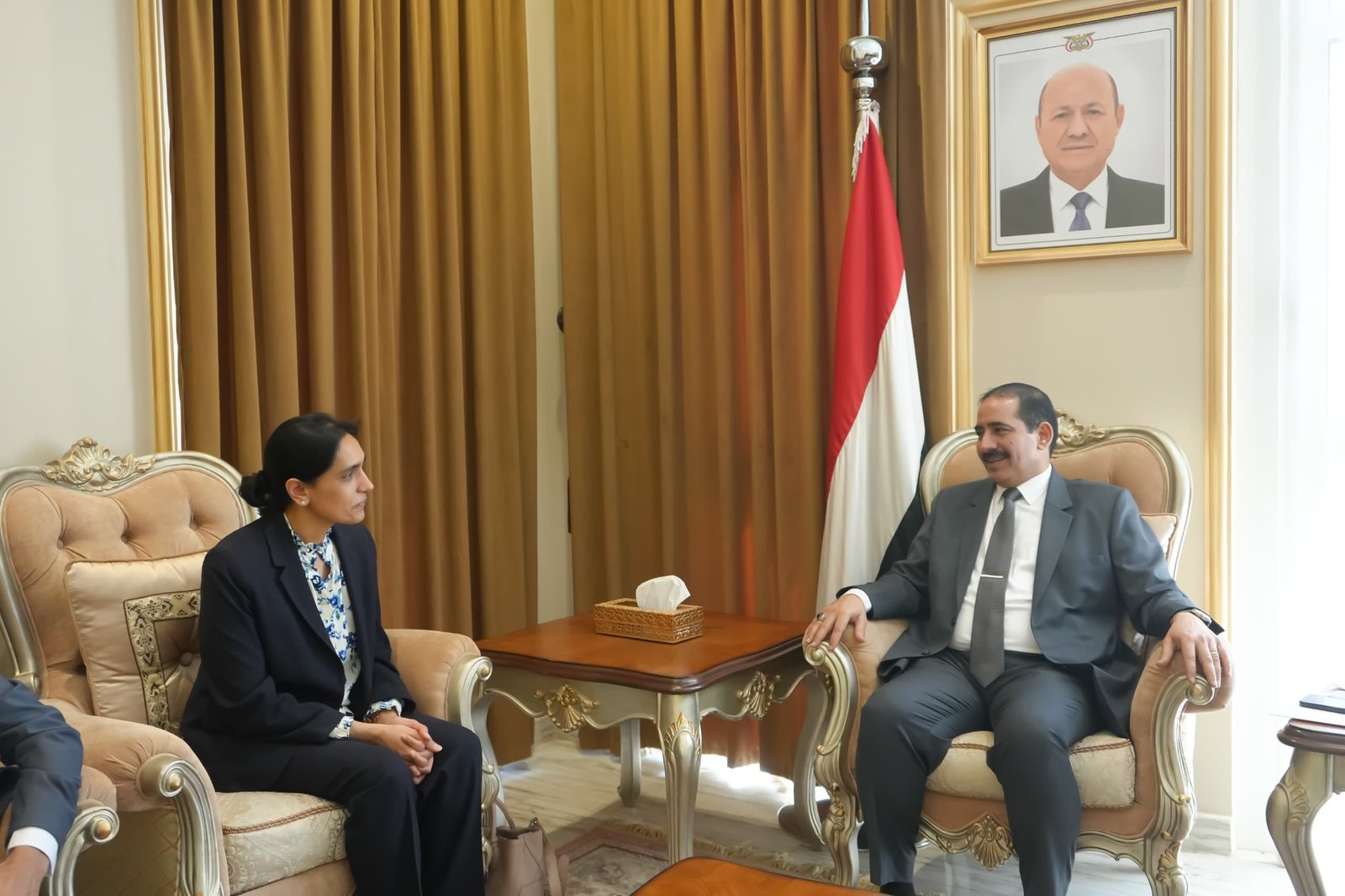 وزير الداخلية يبحث مع السفيرة البريطانية أوجه التعاون الأمني  Image