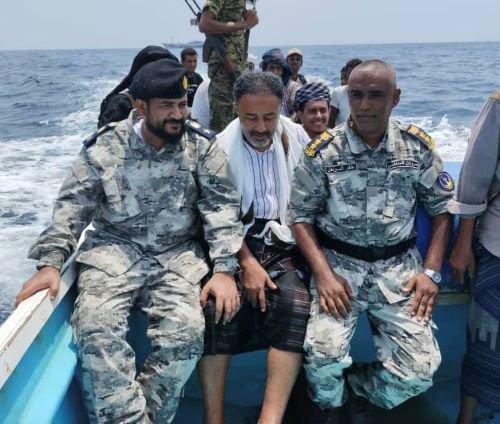 بريطانيا تشيد بجهود خفر السواحل اليمنية في مكافحة التهريب وإنقاذ الأرواح Image