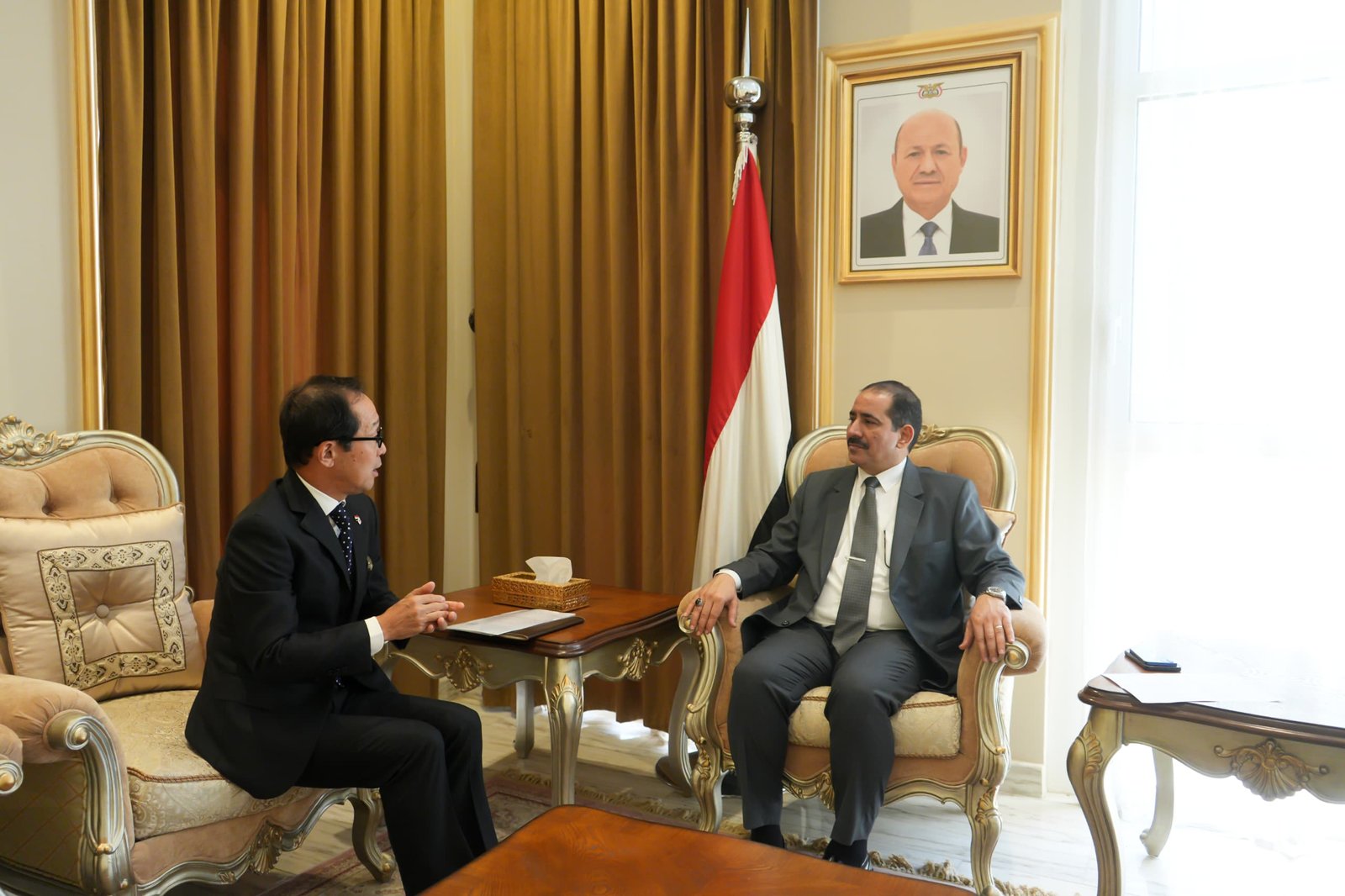 وزير الداخلية يلتقي السفير الياباني لدى اليمن Image