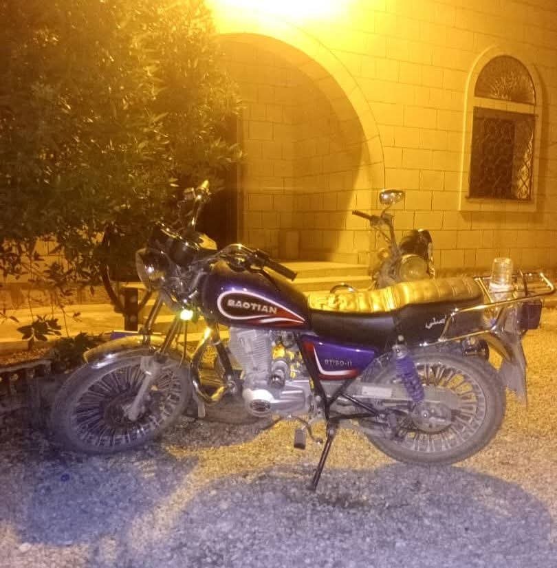 شرطة تريم تضبط متهماً بسرقة دراجتين ناريتين وتعيدهما إلى مالكيهما Image