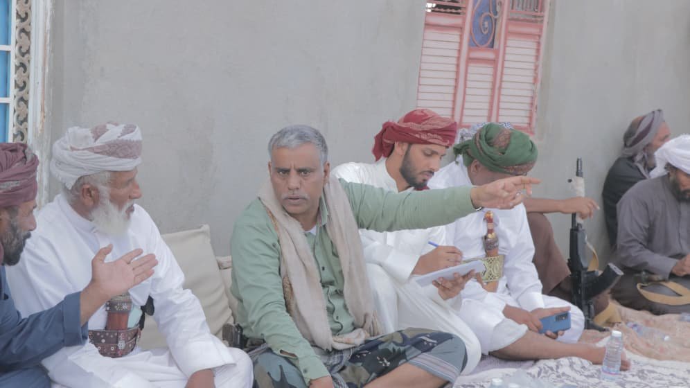 مدير أمن المهرة يواصل زياراته التفقدية للنقاط والمراكز الأمنية في منعر Image