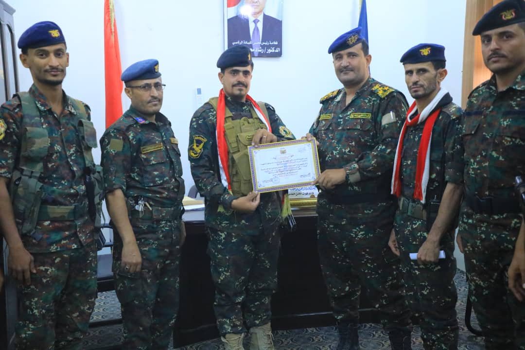قيادة قوات الأمن الخاصة مأرب  تكرم أحد افرادها على نزاهته وأداءه الأمني Image