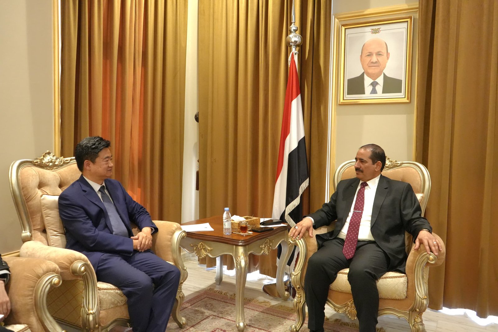 وزير الداخلية يثمّن الدعم الصيني لوزارة الداخلية Image