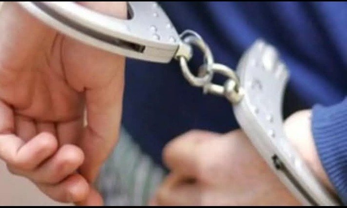 شرطة عدن تضبط متهم بالشروع بقتل مواطنة بمديرية الشيخ عثمان Image