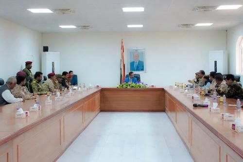 امنية شبوة تناقش عدداً من القضايا المتصلة بعمل الاجهزة الامنية بالمحافظة Image