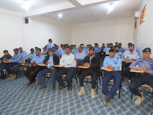 العلاقات العامة والتوجية المعنوي  بشرطة بمأرب تقيم برنامج توعوياً تثقيفياً لمنتسبي شرطة السير. Image