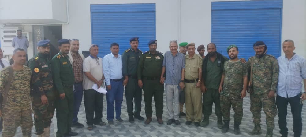 وكيل وزارة الداخلية اللواء عاطف يطلع على أحد المواقع الاستثمارية التابعة للوزارة بمديرية المنصورة بعدن Image