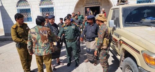 مدير عام شرطة شبوة يتفقد إدارة شرطة عتق ويشدد على أهمية الالتزام والانضباط الأمني Image