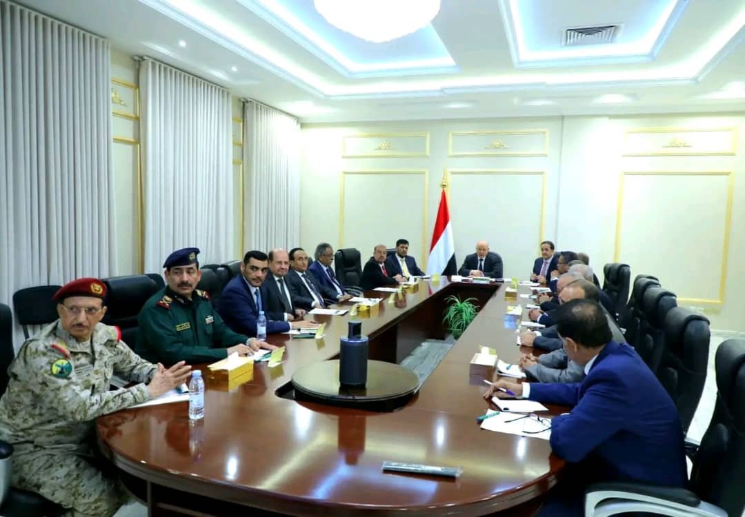 رئيس مجلس القيادة يرأس اجتماعا طارئا لمجلس الدفاع الوطني Image