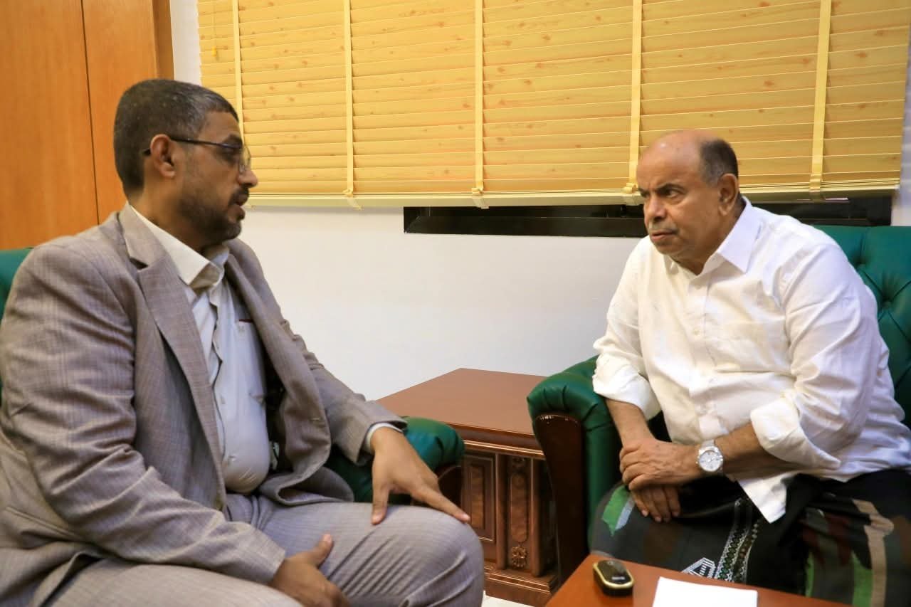 محافظ حضرموت يشيد بجهود مكافحة المخدرات ويؤكد أهمية الحد من آثارها السلبية على المجتمع. Image