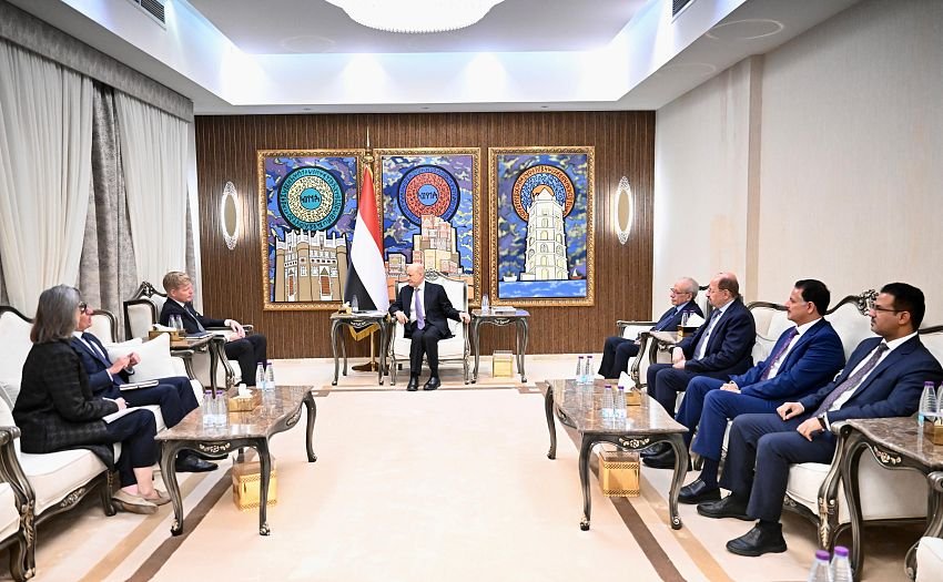 الرئيس العليمي يشيد بموقف الأمم المتحدة الداعم لوحدة اليمن واستقراره وسلامة اراضيه Image