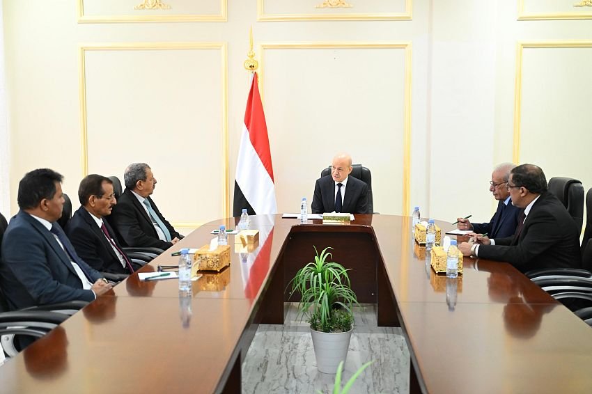 الرئيس العليمي يؤكد الدور المحوري للسلطة القضائية في تعزيز هيبة الدولة وحماية مركزها القانوني Image