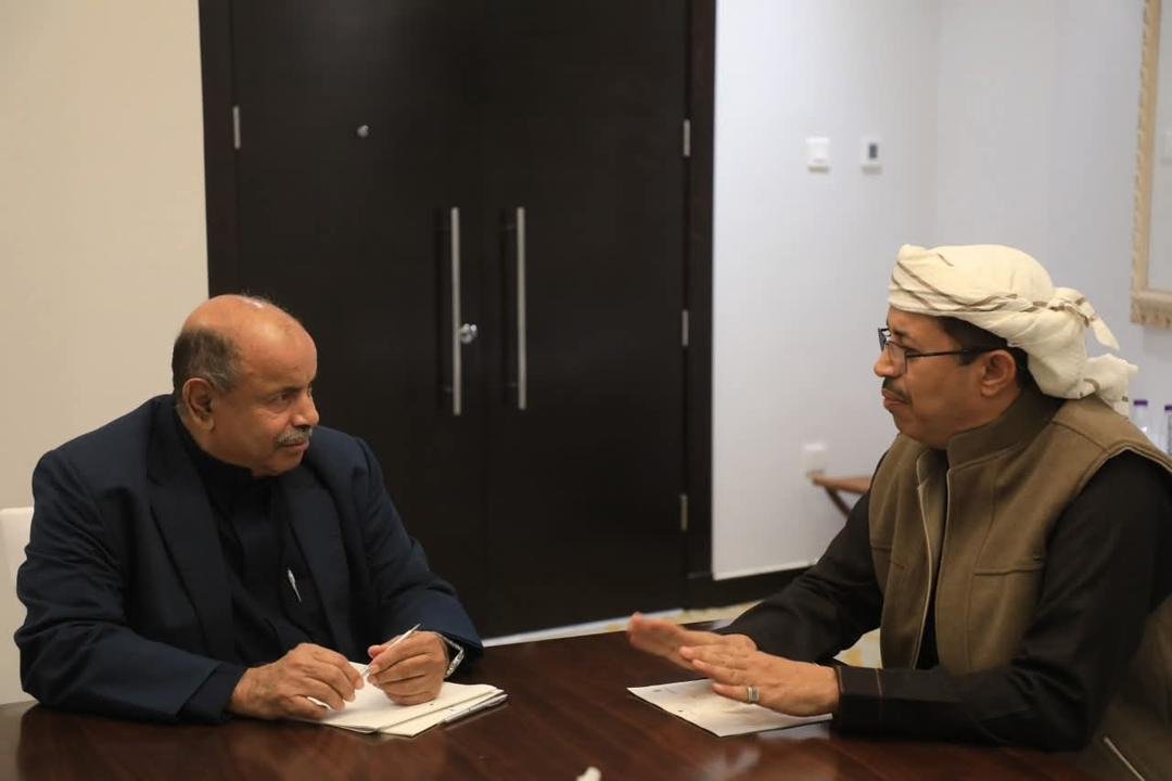 عضو مجلس القيادة محافظ حضرموت يبحث مستجدات الوضع الأمني مع وكيل وزارة الداخلية Image