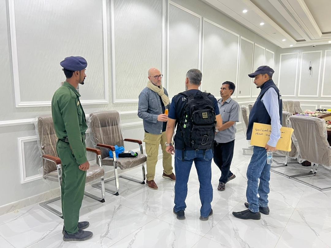 وفد منظمة الإنتربول يزور  مبنى وزارة الداخلية في العاصمة المؤقتة عدن Image