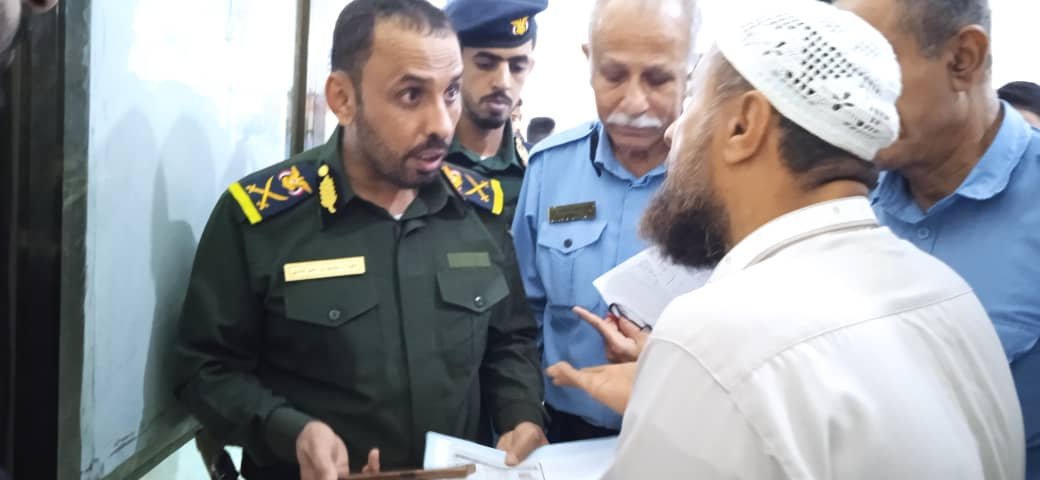 رئيس مصلحة الهجرة والجوازات والجنسية يتفقد سير العمل في فرع المصلحة بعدن Image