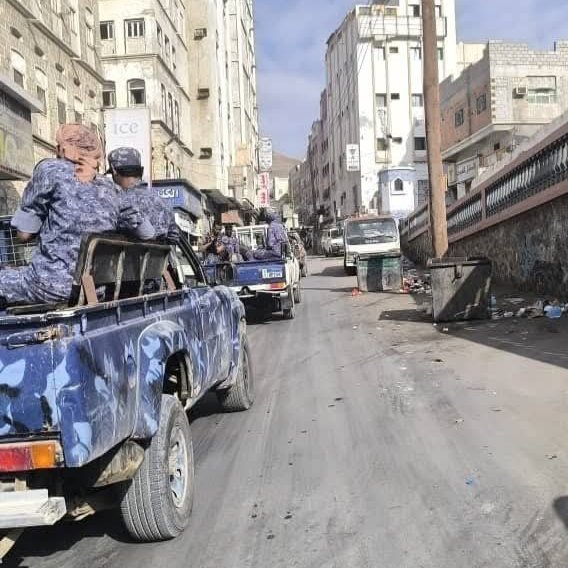 الأجهزة الأمنية والعسكرية بساحل حضرموت تنفذ حملة لضبط مطلوبين للجهات القضائية    Image
