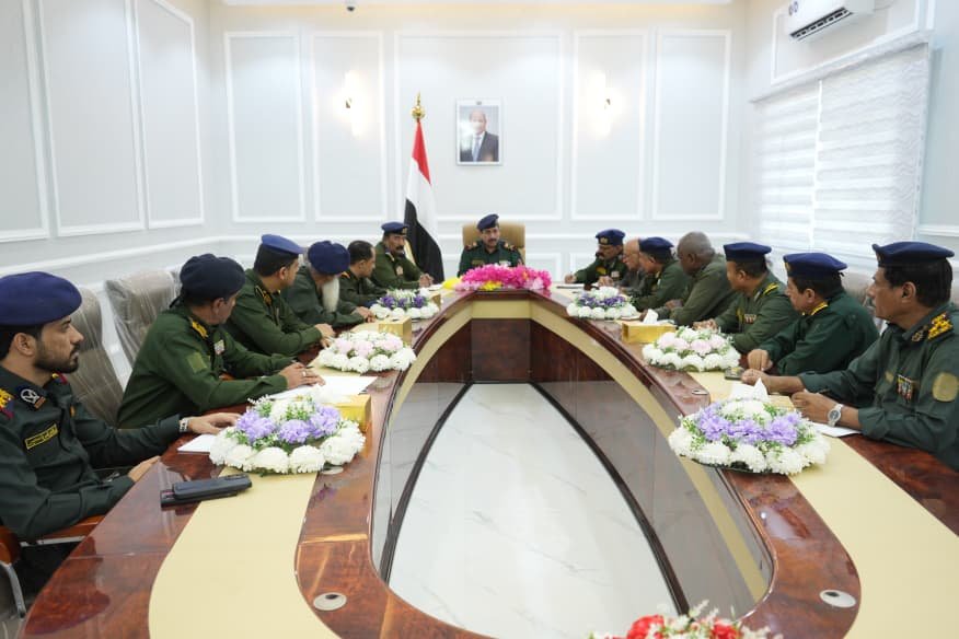 وزير الداخلية يترأس اجتماعاً لوكلاء ومدراء عموم الوزارة في العاصمة المؤقتة عدن Image