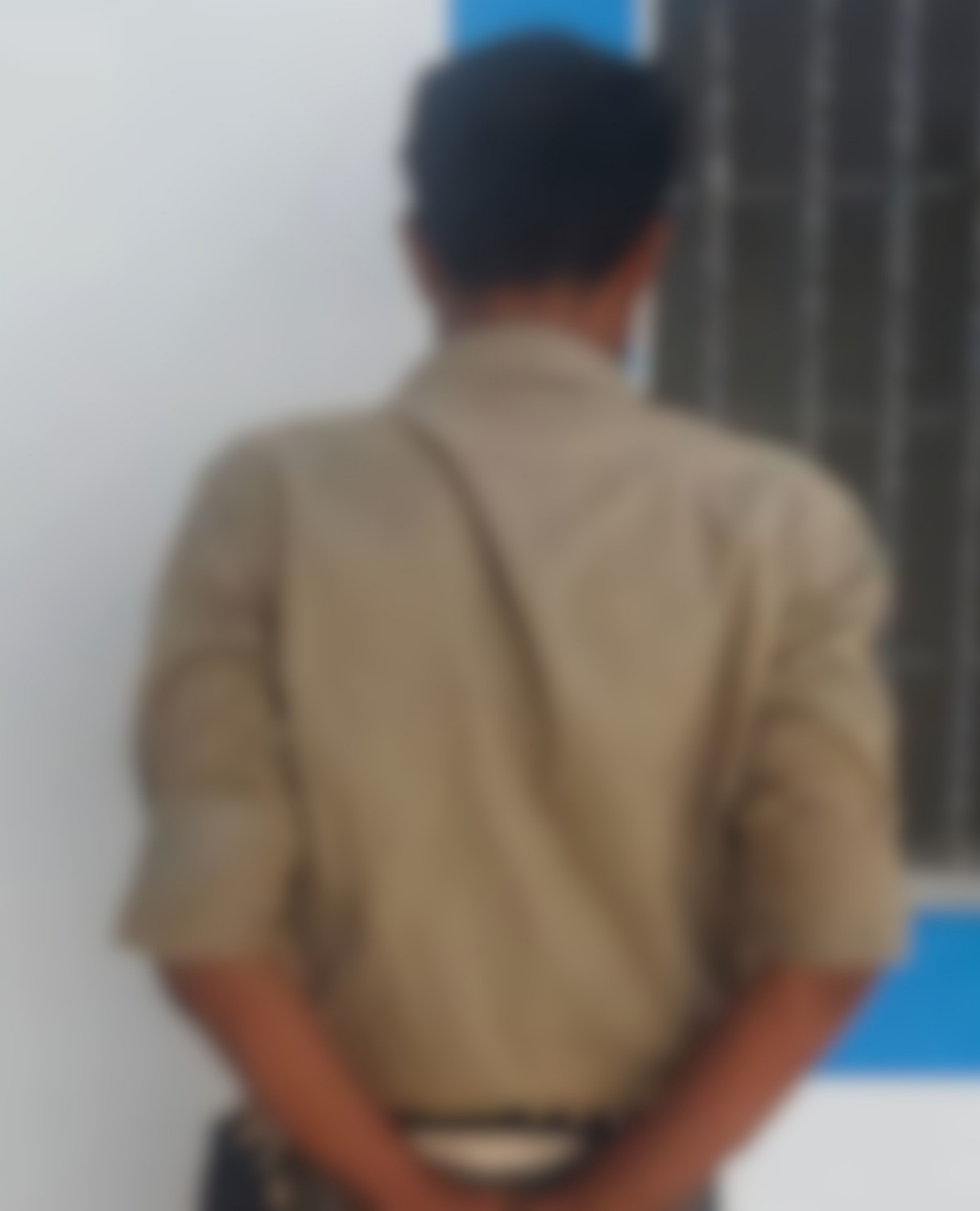 شرطة الروضة تحيل أحد مروجي مادة "الشبو" المخدر إلى النيابة العامة  Image
