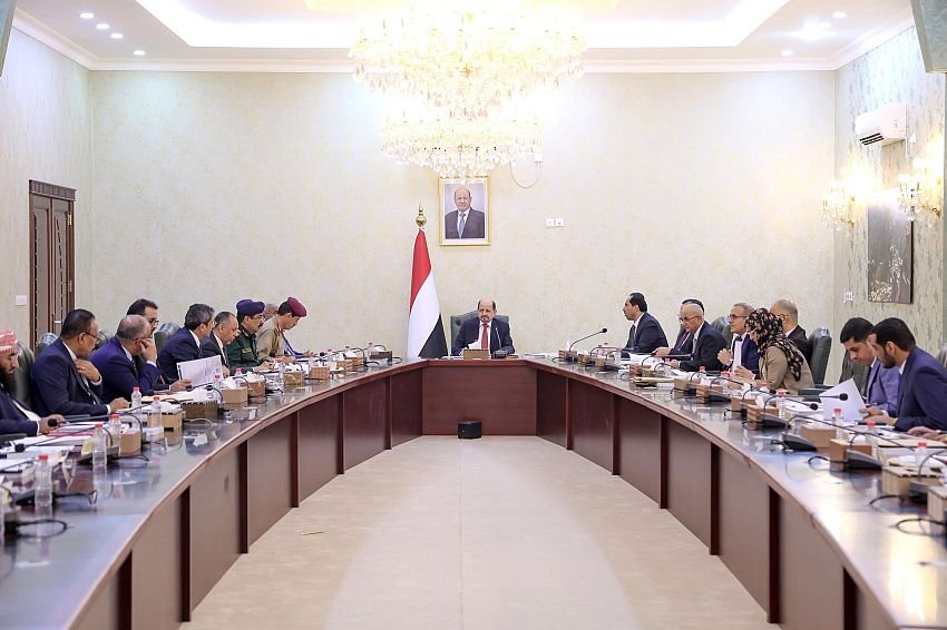 مجلس الوزراء يشيد بجهود الأجهزة الأمنية والعسكرية ويستعرض الأوضاع الخدمية والاقتصادية Image