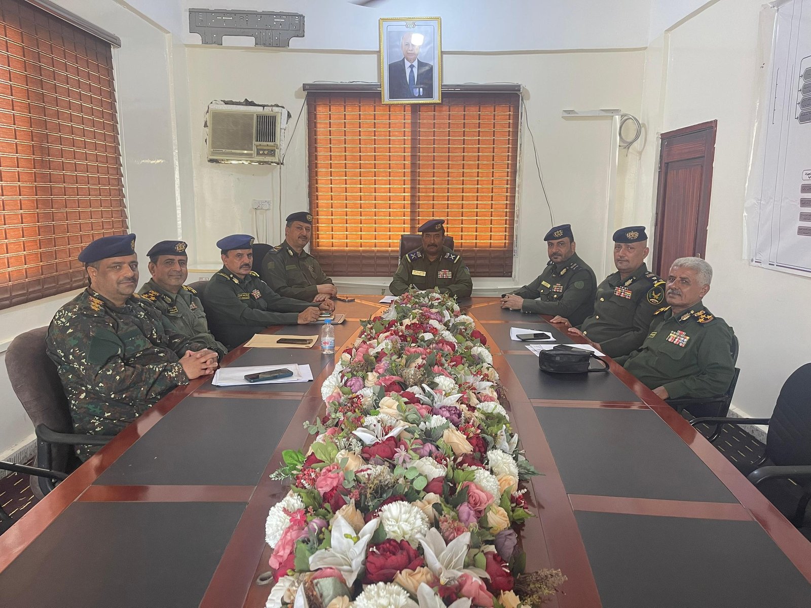 وزارة الداخلية تستكمل إجراءات الاستلام والتسليم لعدد من القيادات الأمنية والإدارية والوظائف العليا تنفيذاً لقرارات وزير الداخلية Image