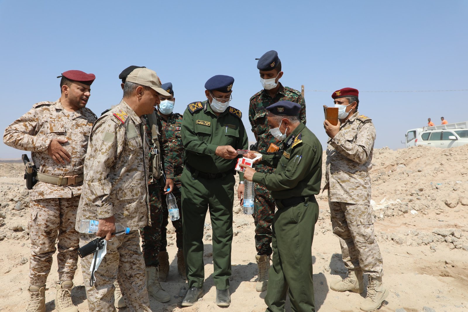 شرطة محافظة مأرب تتلف كمية  من العقاقير الطبية المخدرة. Image