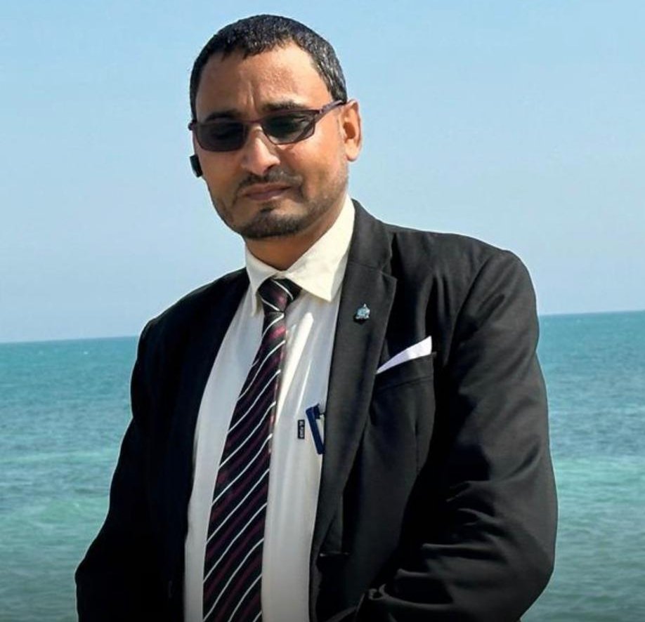 المفتش العام بوزارة الداخلية اللواء الدكتور فائز غلاب يعزي في وفاة المقدم مراد الرضواني Image