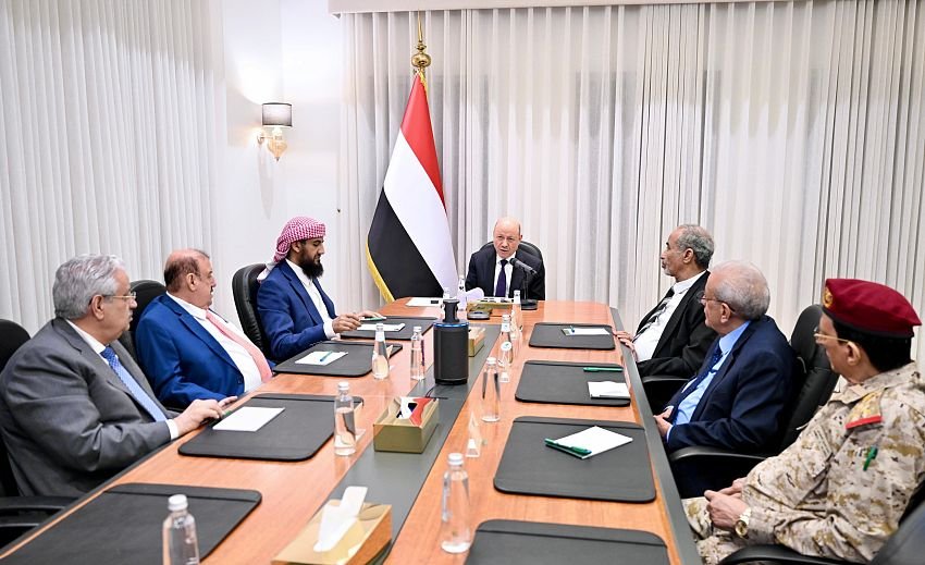 مجلس الدفاع الوطني يحمل المليشيات الحوثية والنظام الايراني تبعات التصعيد ويقر إجراءات شاملة لحماية السيادة Image