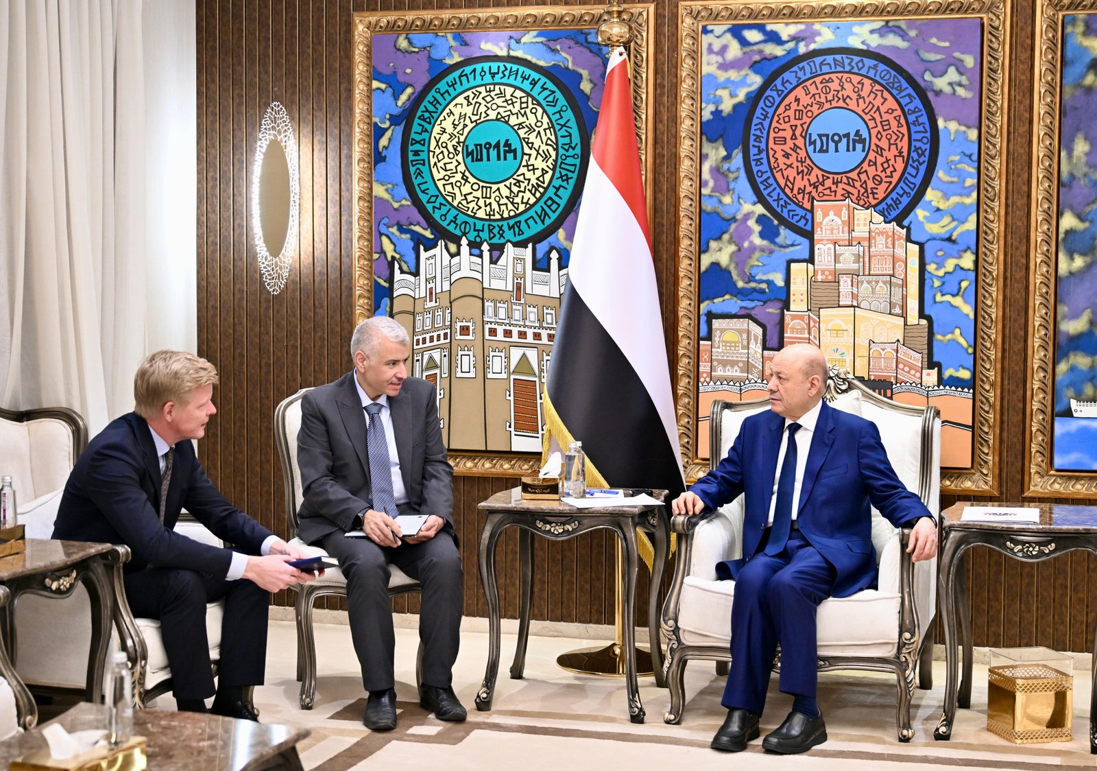 رئيس مجلس القيادة يستقبل المبعوث الخاص للأمم المتحدة  Image