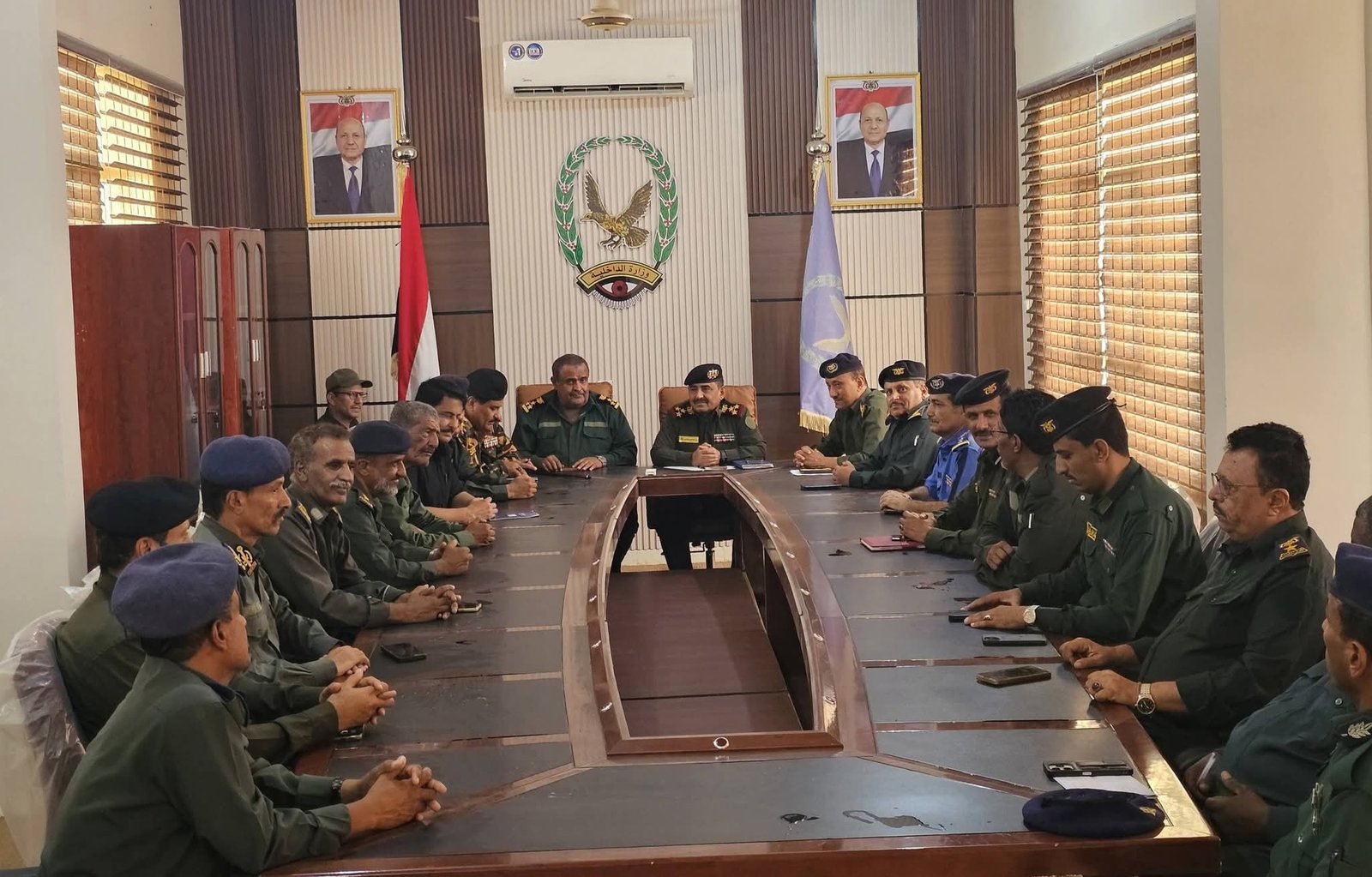 مدير عام شرطة شبوة يترأس اجتماعا أمنياً موسعاً ويوجه برفع الجاهزية  Image
