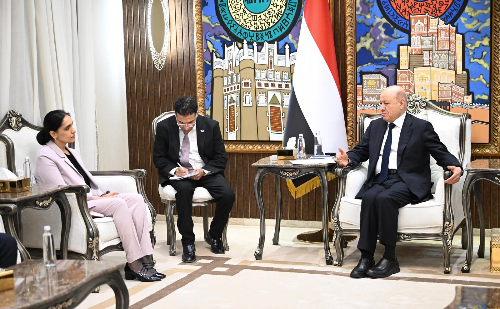 رئيس مجلس القيادة: اليمن دخل مرحلة جديدة من استعادة المبادرة وبناء الدولة  Image