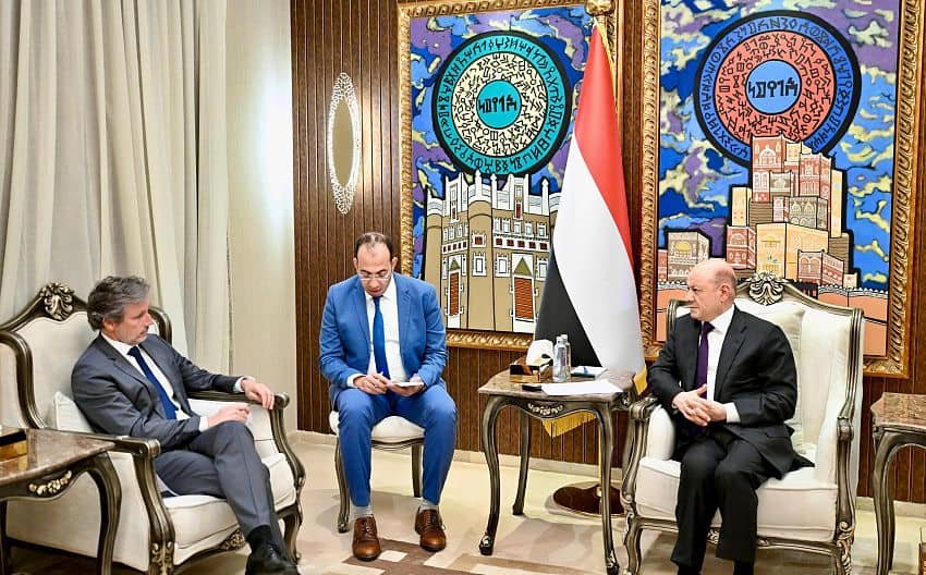 رئيس مجلس القيادة: لا تهدئة مستدامة دون استعادة مؤسسات الدولة وضمان احتكارها لقراري السلم والحرب Image