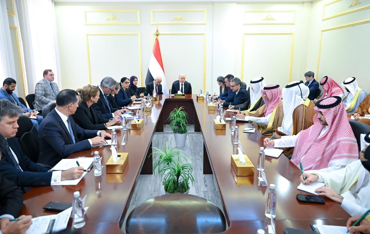 رئيس مجلس القيادة: المليشيات الحوثية اختارت الحرب وعليها تحمل نتائجها Image