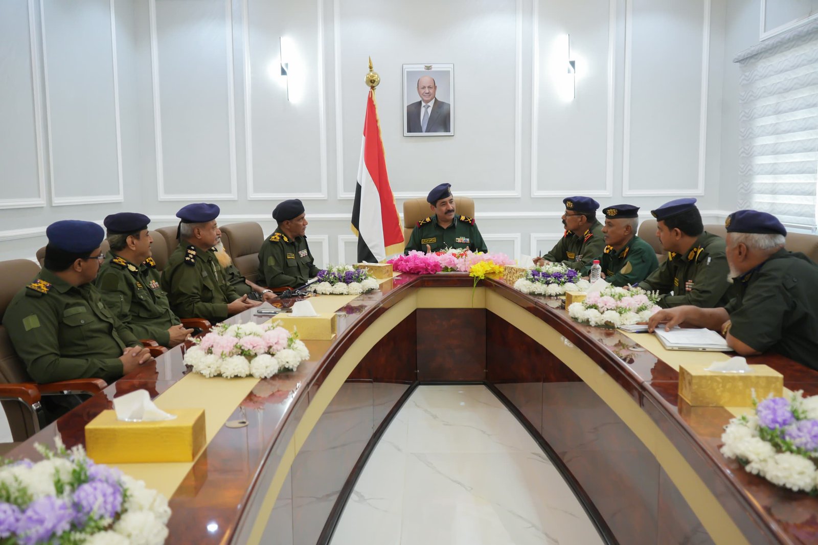 وزير الداخلية يؤكد رفع الجاهزية الأمنية وتعزيز حماية المدن والمديريات المحررة Image