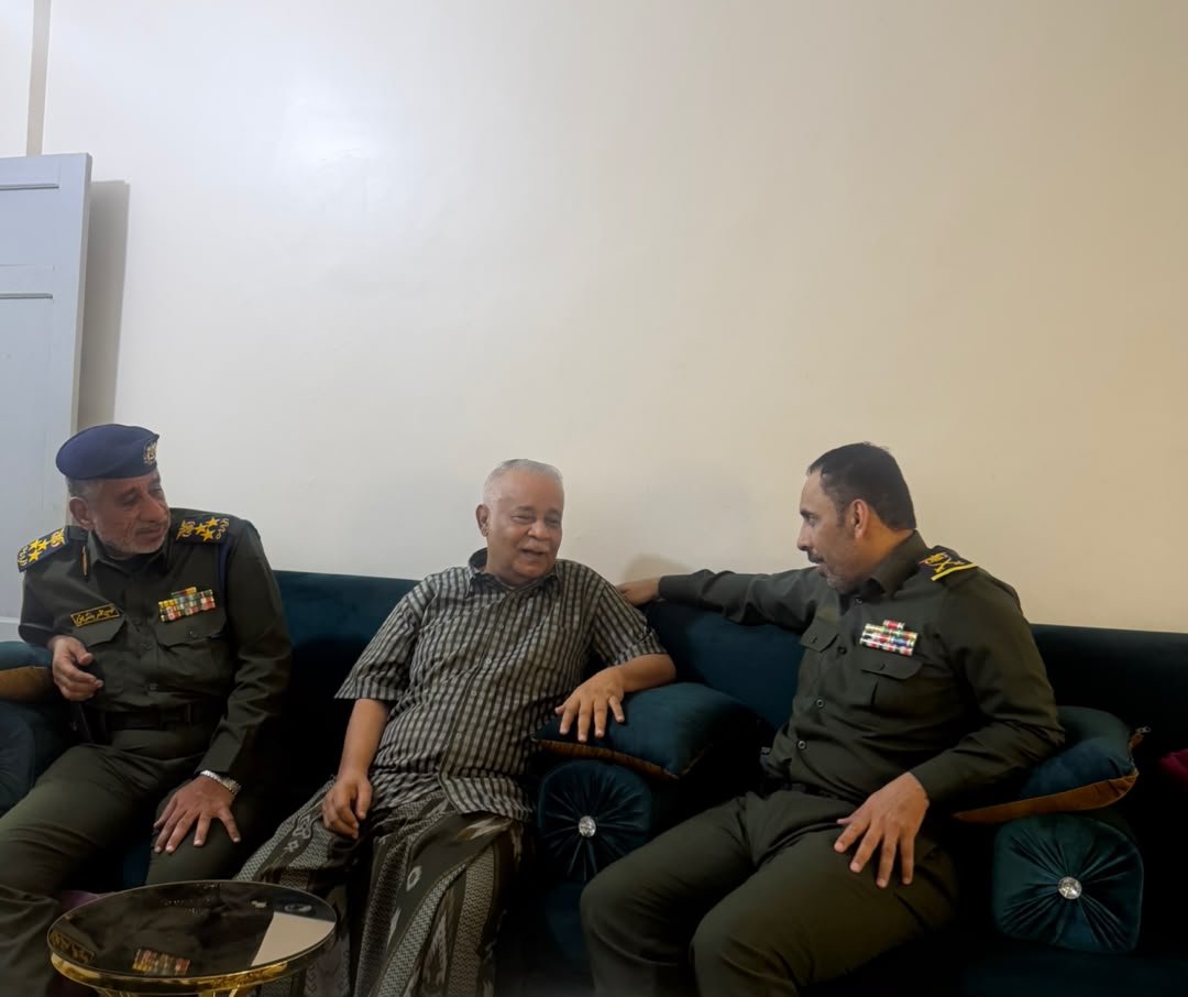  اللواء النسي يزور على  عددا من ضباط وأفراد مصلحة الهجرة والجوازات للاطمئنان على صحتهم Image